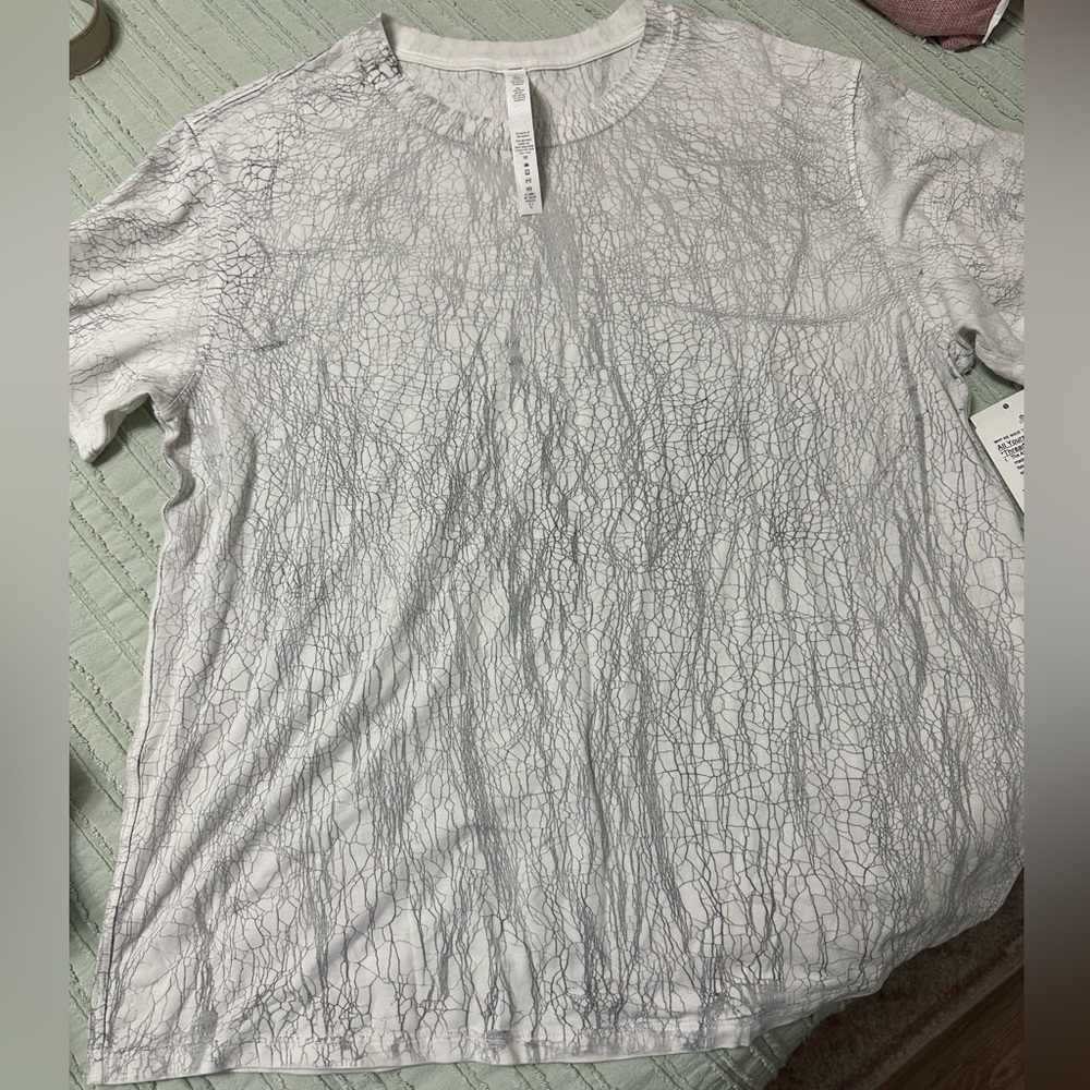 Lululemon All Yours tee. Size 8. NWT